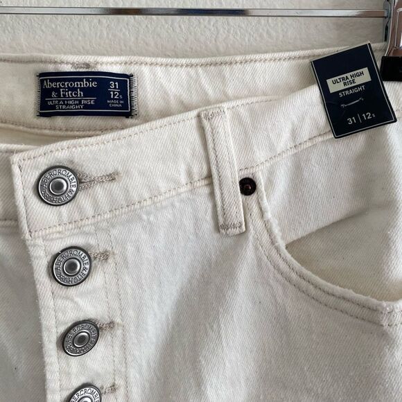 NWT Abercrombie Ultra High Rise Straight Leg Stone Wash Button Fly 31 short - Picture 3 of 12